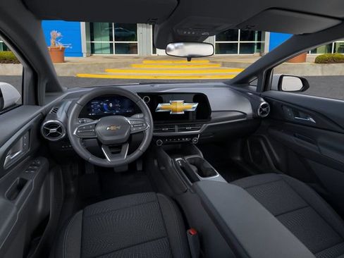 New 2026 Chevrolet Equinox EV LT image 15