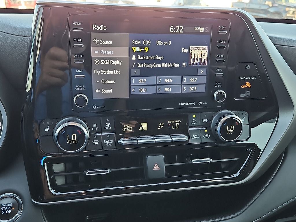 Used 2022 Toyota Highlander XLE FWD image 28