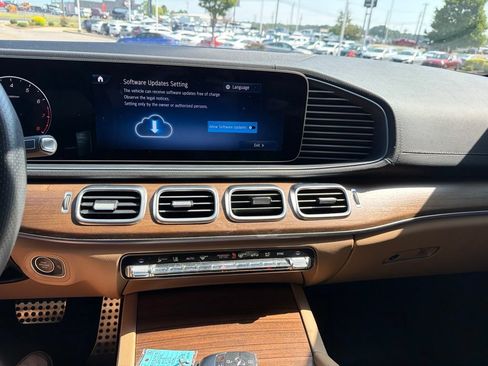 Used 2024 Mercedes-Benz GLS 450 4MATIC image 21