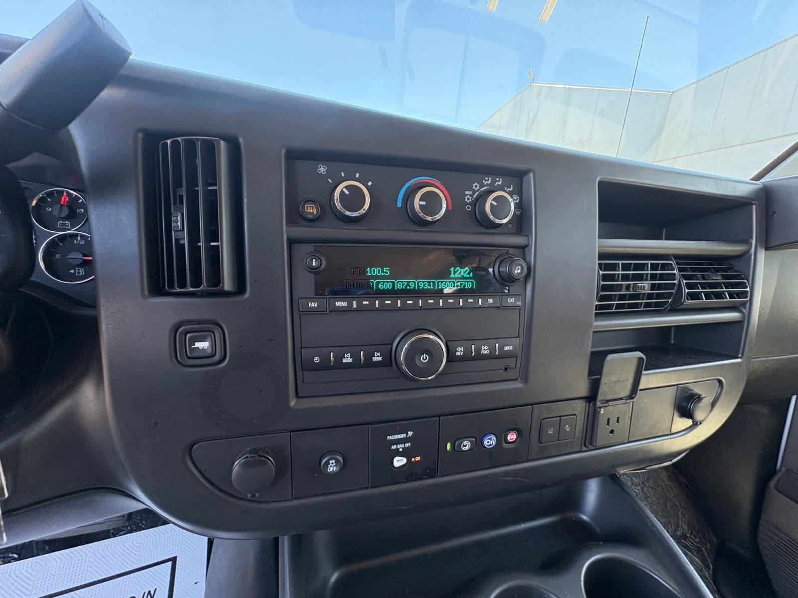 Used 2025 GMC Savana 3500 LT w/ LT Preferred Equipment Group RWD image 26