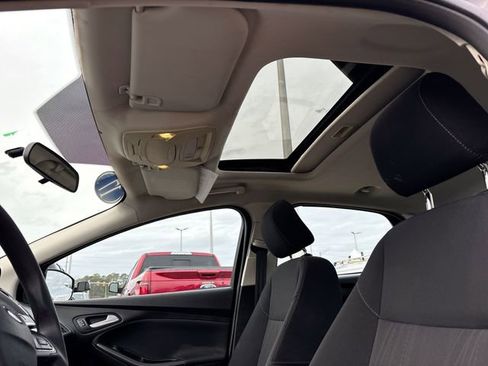 Used 2017 Ford Focus SEL image 20