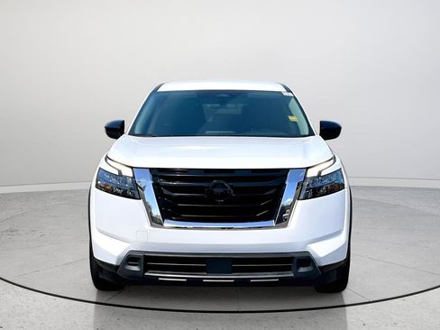 Used 2023 Nissan Pathfinder S image 4