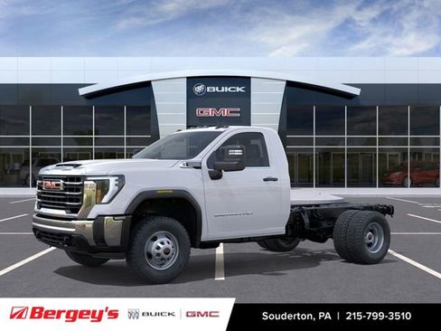 New 2025 GMC Sierra 3500 Pro w/ Convenience Package image 3