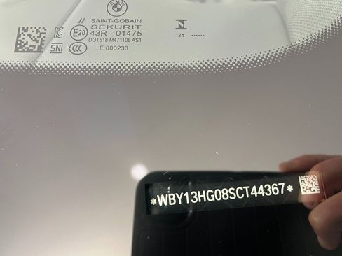 Used 2025 BMW i5 xDrive40 w/ Premium Package image 31