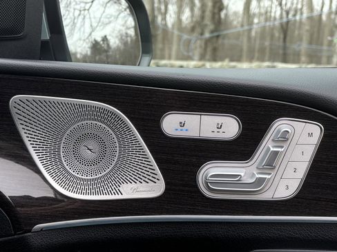 Used 2022 Mercedes-Benz GLS 450 4MATIC image 32