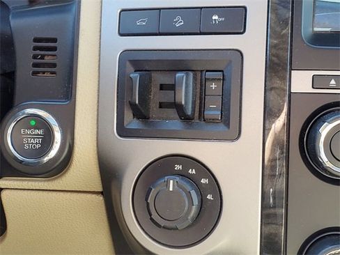 Used 2016 Ford Expedition EL Limited w/ Equipment Group 301A image 26