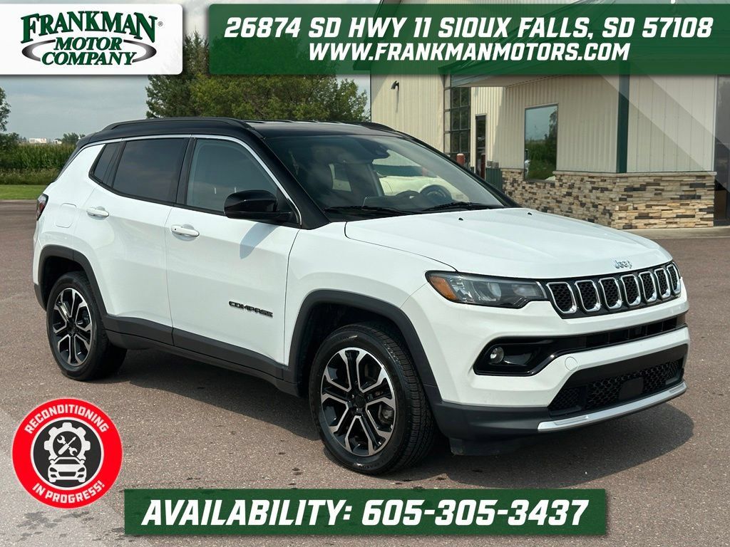 Used 2024 Jeep Compass Limited AWD/4WD image 1