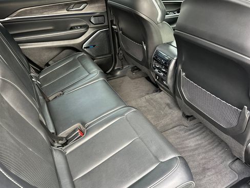 Used 2022 Jeep Grand Cherokee L Overland w/ Luxury Tech Group IV image 29