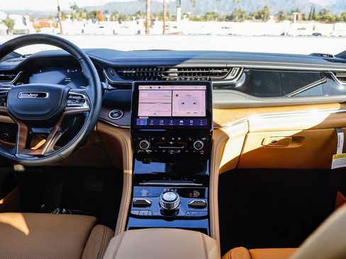 New 2025 Jeep Grand Cherokee L Summit image 13