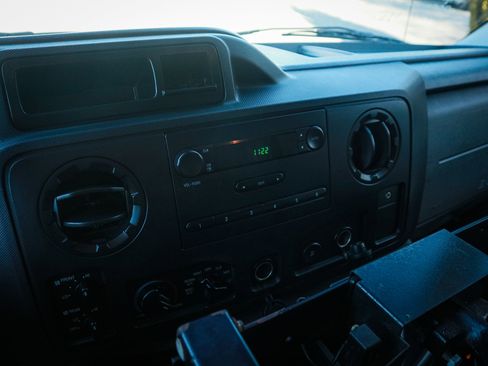 Used 2014 Ford E-250 and Econoline 250 Extended w/ Power Group image 23