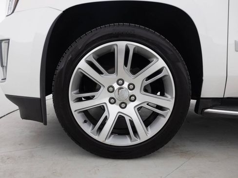 Used 2016 Cadillac Escalade Luxury AWD/4WD image 17