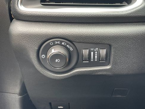 Used 2023 Chrysler Pacifica Pinnacle AWD/4WD image 33