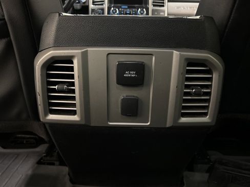Used 2017 Ford F250 Lariat w/ Chrome Package image 27