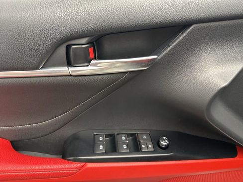 Used 2018 Toyota Camry XSE w/ Driver Assist Package image 25