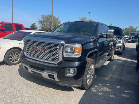 Used 2015 GMC Sierra 2500 Denali w/ Duramax Plus Package image 25