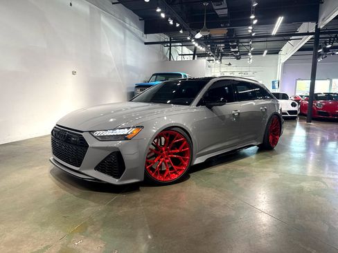 Used 2022 Audi RS 6 w/ Black Optic Package image 2