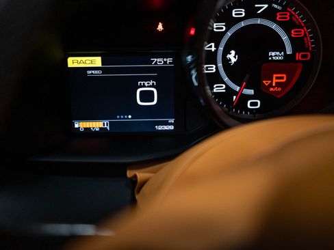 Used 2016 Ferrari 488 GTB RWD image 19