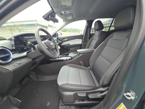 New 2026 Chevrolet Trax LT image 16