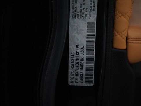 Used 2021 Jeep Grand Cherokee L Summit w/ Advanced Protech Group IV image 23