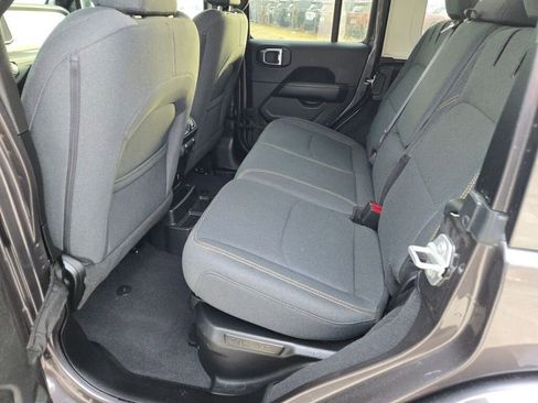 Certified 2025 Jeep Wrangler Unlimited Sahara image 19