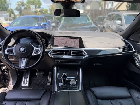 Used 2022 BMW X6 M50i w/ Premium Enhanced Package AWD/4WD image 27