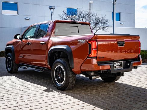 Used 2025 Toyota Tacoma TRD Off-Road w/ TRD Off Road Upgrade Package image 6