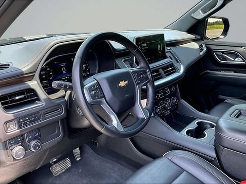 Used 2024 Chevrolet Tahoe Premier AWD/4WD image 16