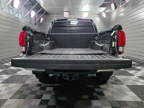 Used 2019 Toyota Tacoma SR5 image 10