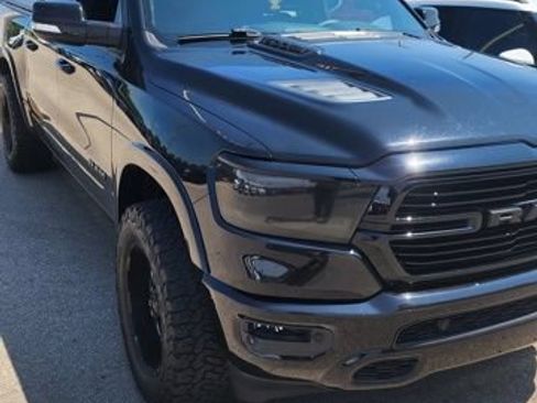 Used 2019 RAM 1500 Laramie AWD/4WD image 13