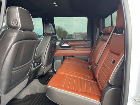 Used 2025 GMC Sierra 2500 Denali Ultimate image 24