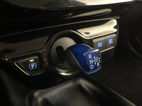 Used 2017 Toyota Prius Two image 22