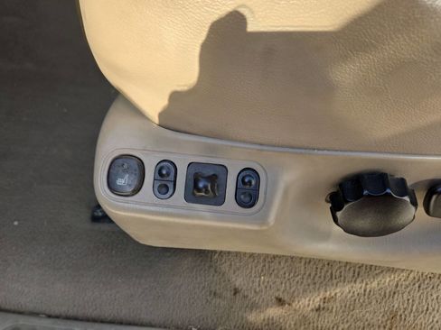 Used 2005 Ford F350 Lariat image 14