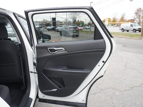 Used 2023 Kia Sportage LX image 24