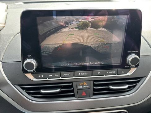 Used 2024 Nissan Altima 2.5 SR FWD image 26