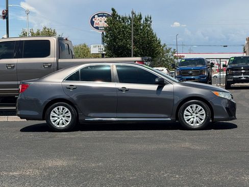 Used 2013 Toyota Camry LE FWD image 41