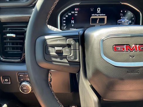 Used 2024 GMC Sierra 2500 AT4 w/ Technology Package AWD/4WD image 30