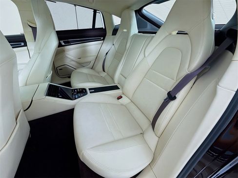 Used 2023 Porsche Panamera Platinum Edition image 24