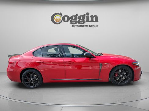 Used 2020 Alfa Romeo Giulia w/ Quick Order Package 22K Sport image 7