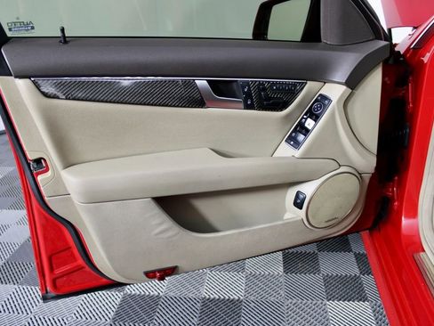 Used 2013 Mercedes-Benz C 250 Sedan image 10