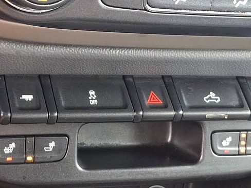 Used 2016 Chevrolet Colorado Z71 AWD/4WD image 23