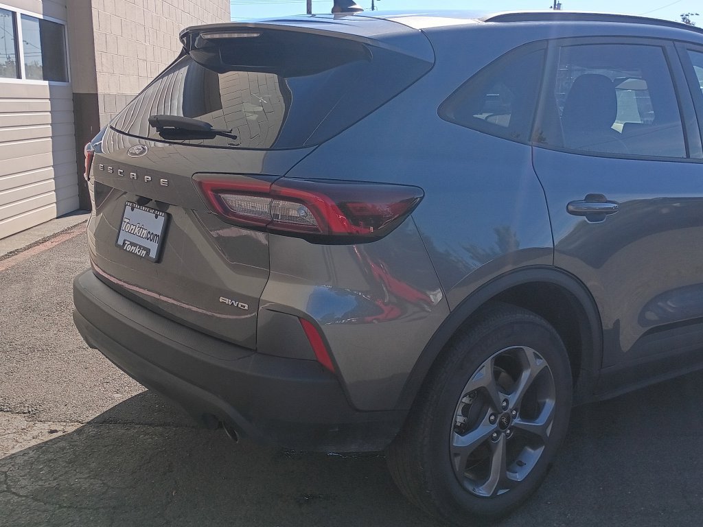 Used 2025 Ford Escape ST-Line AWD/4WD image 5