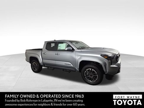Used 2025 Toyota Tacoma TRD Sport image 5