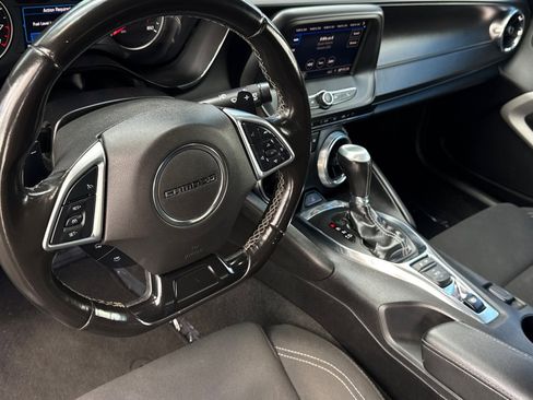 Used 2020 Chevrolet Camaro LT image 15