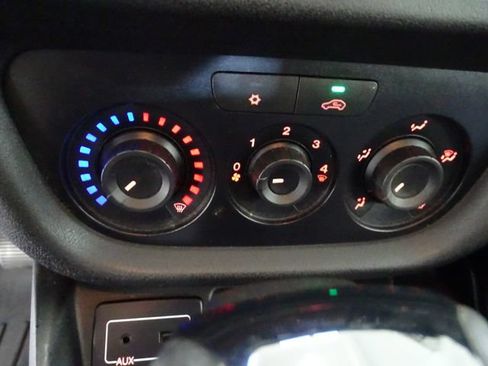 Used 2019 RAM ProMaster City Tradesman FWD image 8