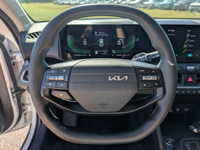 Used 2025 Kia K4 FWD image 22
