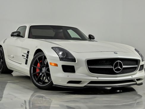 Used 2012 Mercedes-Benz SLS AMG Coupe image 3