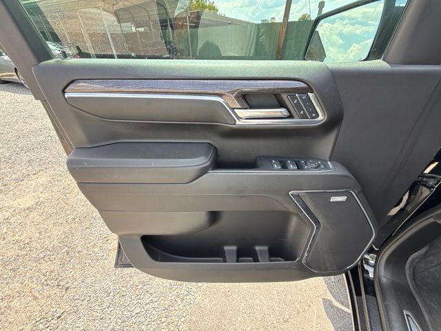 Used 2024 Chevrolet Silverado 1500 LTZ w/ LTZ Convenience Package II AWD/4WD image 7