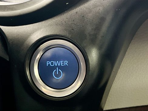 Used 2024 Toyota Sienna XLE FWD image 23