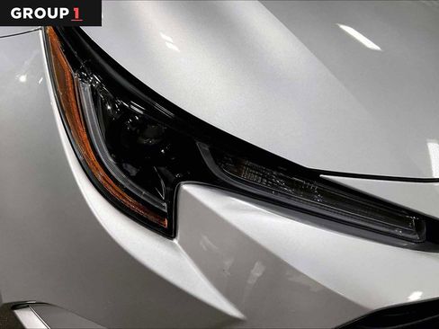 Certified 2025 Toyota Corolla LE image 27