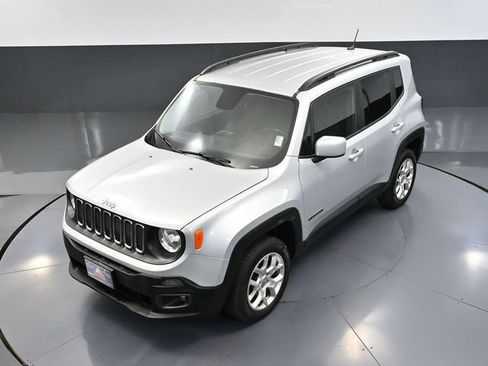 Used 2017 Jeep Renegade Latitude w/ Cold Weather Group AWD/4WD image 52